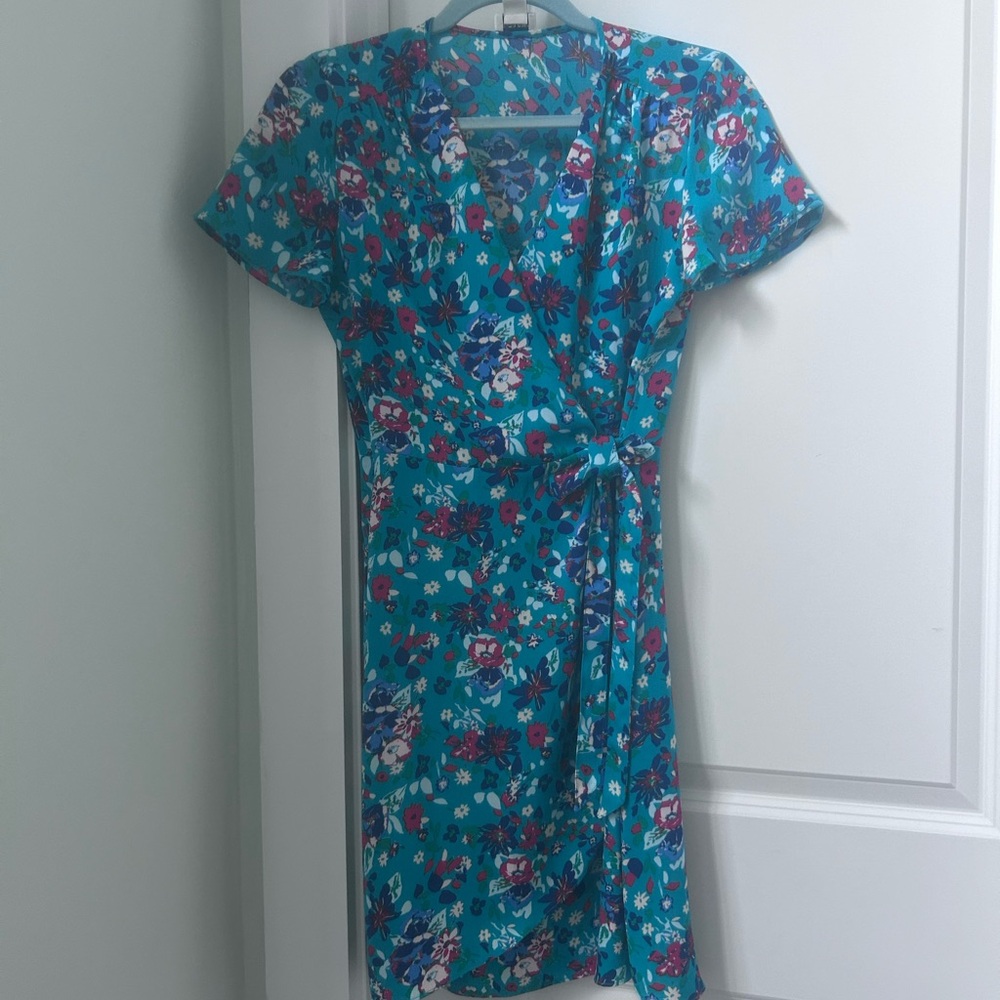 Gorgeous floral wrap dress size 00